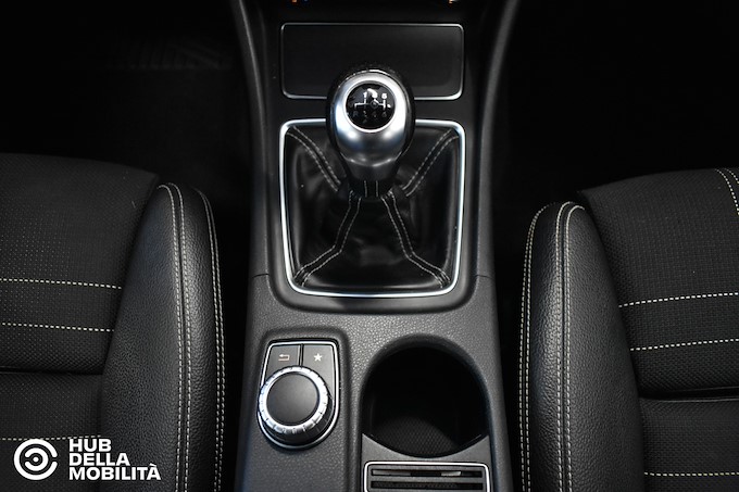 MERCEDES-BENZ A 180 d Sport